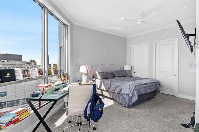 Building Photo - 449 S 12th St