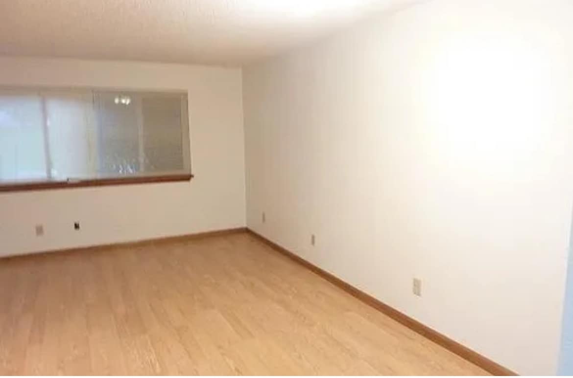 Building Photo - 120 Victory Way