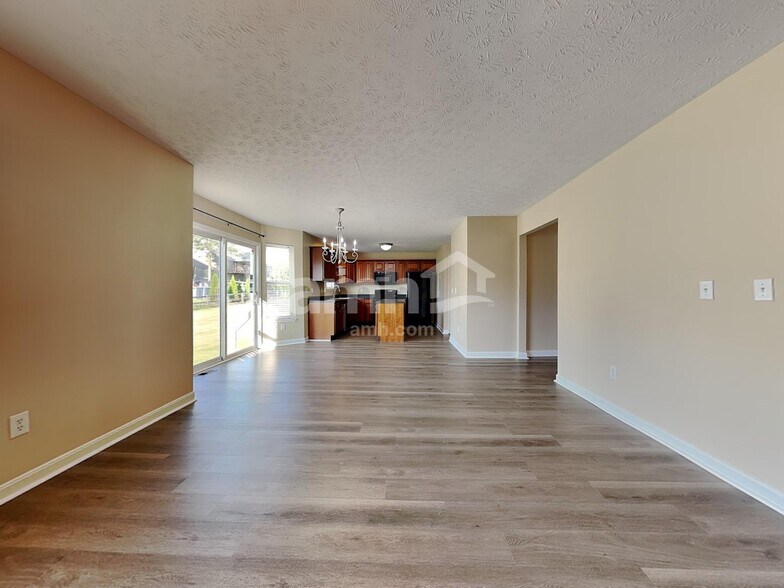 Building Photo - 10742 Stone Ridge Way
