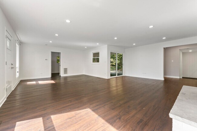 Building Photo - 36332 N Hawthorne Ln