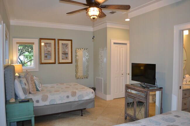 Building Photo - 2350 W County Hwy 30A