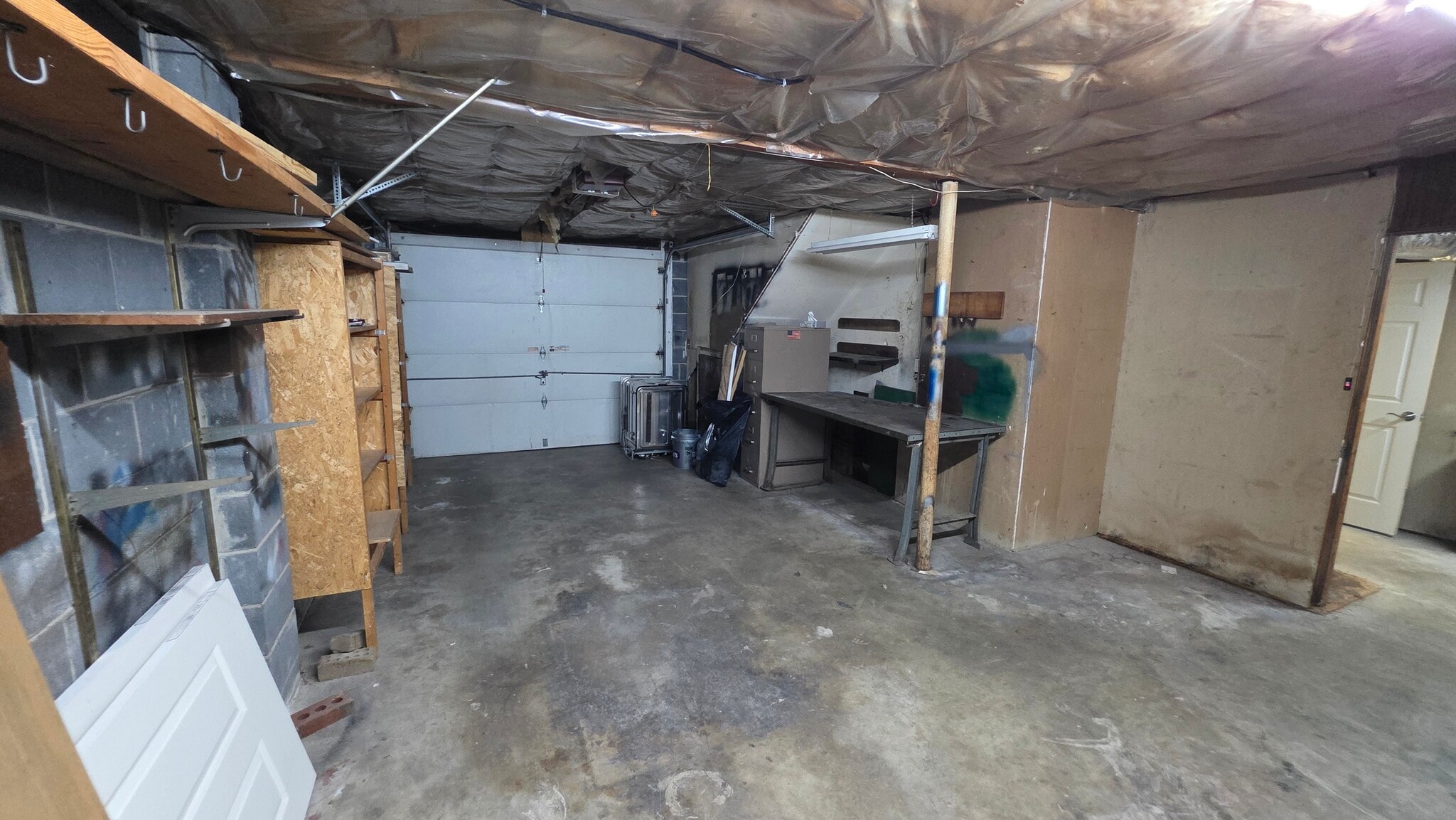 Garage - 4031 E Freedom Cir