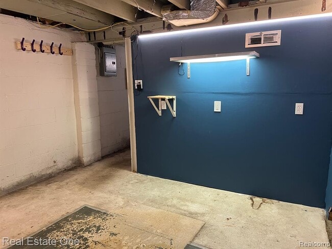 Building Photo - 1127 Hoffman Ave