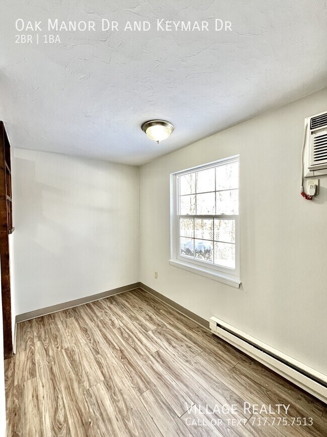 Building Photo - 221 Oak Manor Dr