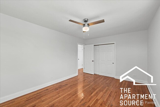 Building Photo - 2727 W Berwyn Ave