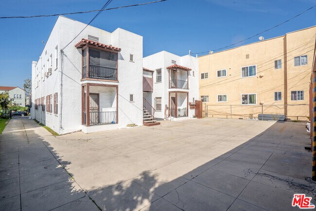 Building Photo - 162 S Berendo St