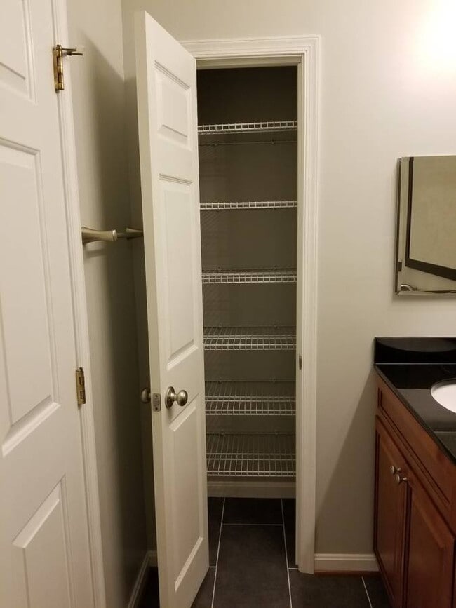 Building Photo - 2700 Bellforest Ct