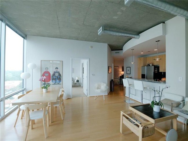 Building Photo - 943 Peachtree St NE