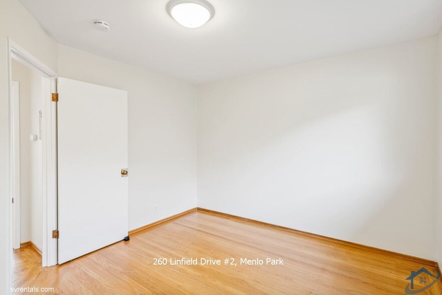 Building Photo - 260 Linfield Dr