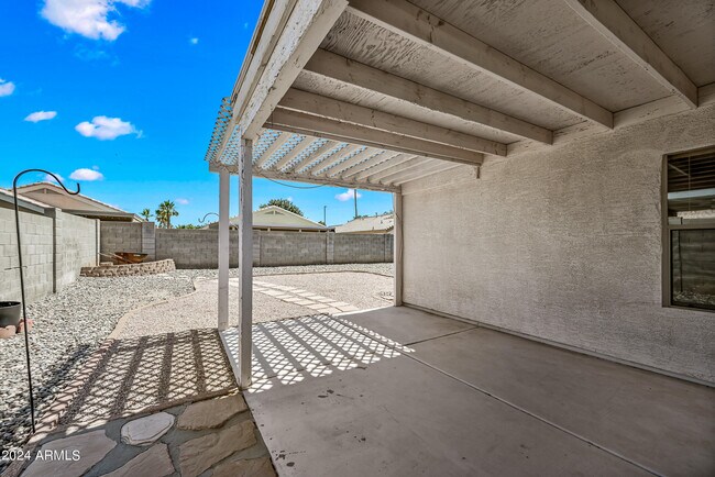 Building Photo - 1719 E Amber Ln