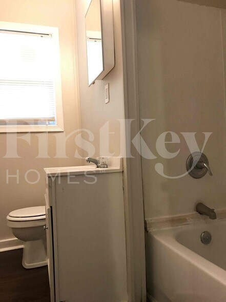 Building Photo - 4113 Alberta St