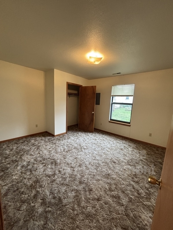 Building Photo - 945 Homewood St