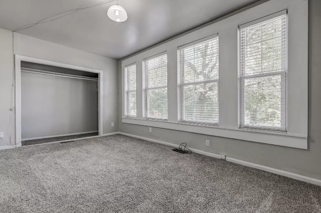 Building Photo - 615 Linwood Ave NE