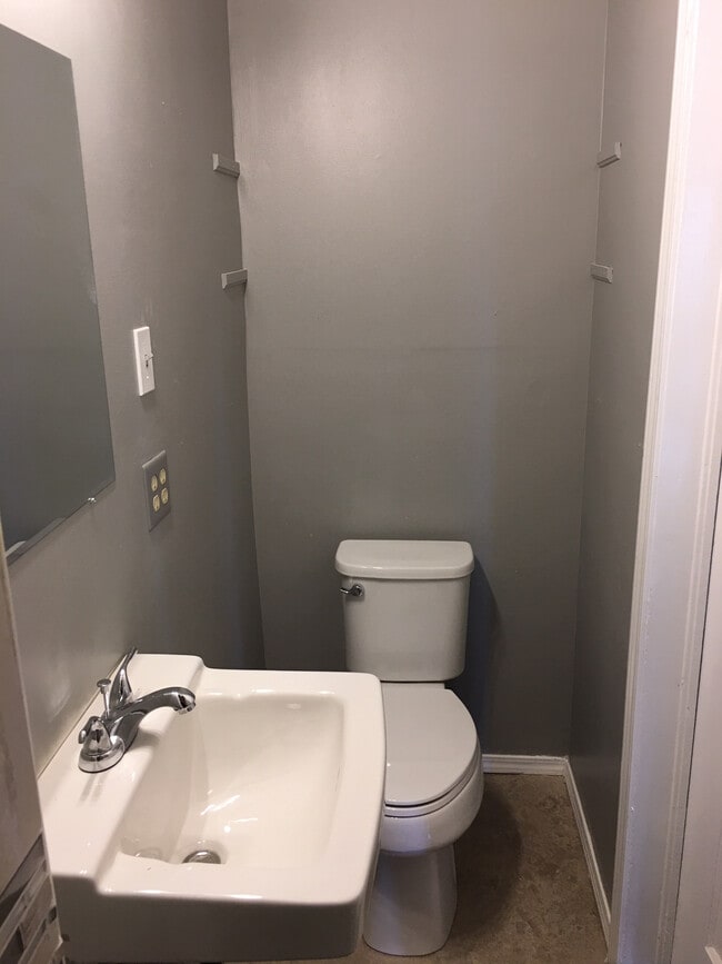 Building Photo - 2725 E 1st St