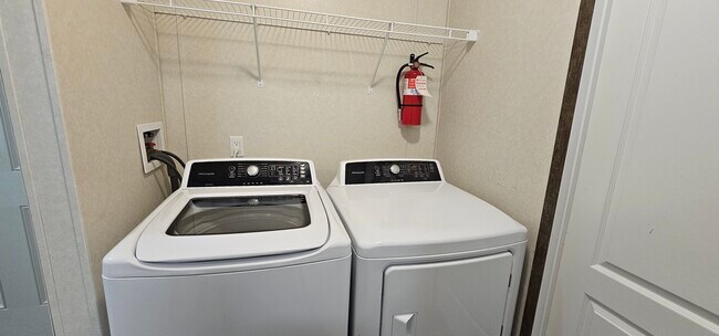 Building Photo - 248 Magnolia Pl