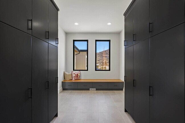 Building Photo - 3683 E Huntley Wy