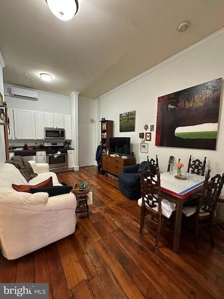 Building Photo - 1324 Pine St