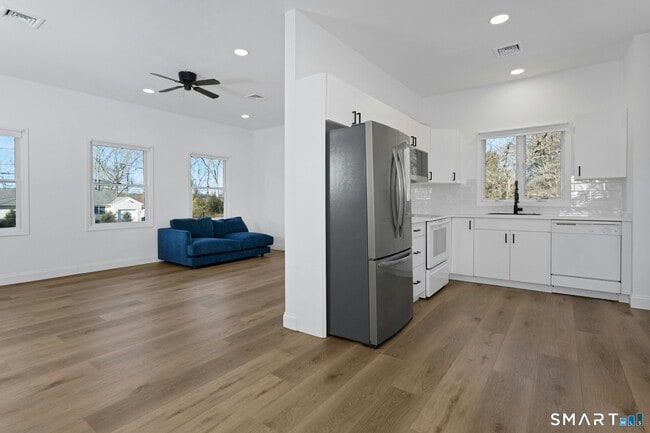 Building Photo - 70 Archer Ln