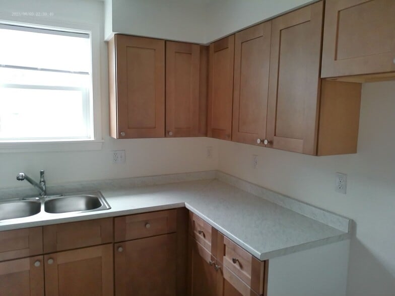 Building Photo - 35 Hoppin Ave