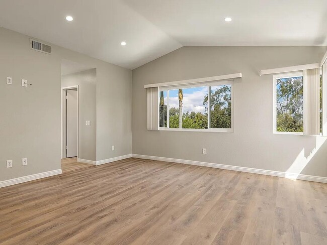 Building Photo - 1920 Avenida Joaquin