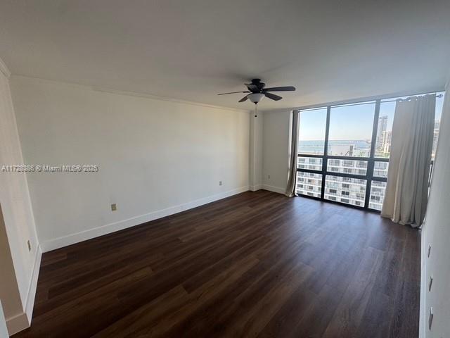 Building Photo - 1450 Brickell Bay Dr