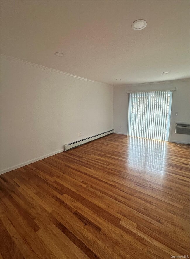 Building Photo - 12 Central Dr