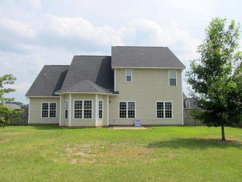 Building Photo - Beautiful 4 Bedroom Home with Spacious Bac...