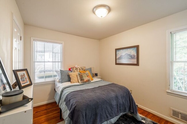 Building Photo - 2019 S Lumpkin St