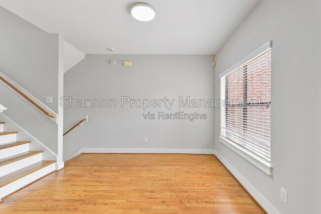Building Photo - 1604 Reinerman St