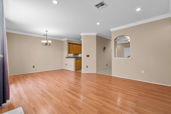 Building Photo - 9447 Hendrix Ln