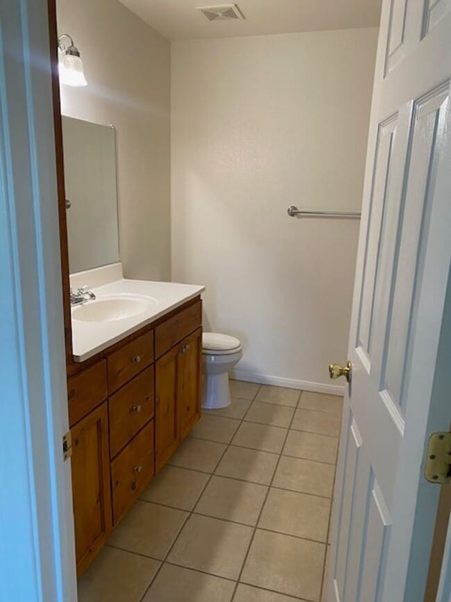 Building Photo - AVAILABLE NOW $200 off First Month Rent