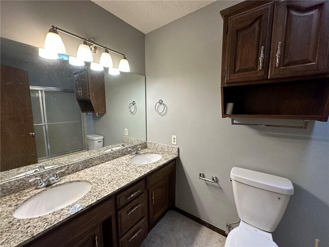 Building Photo - 2147 Loren Cir