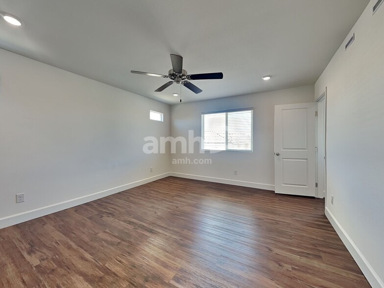 Building Photo - 4848 Blushing Star St