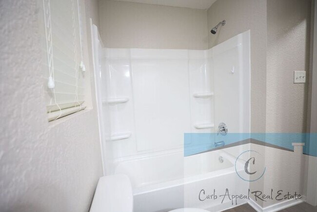 Building Photo - Beautiful 3 bed / 2 bath home - Nettleton!!