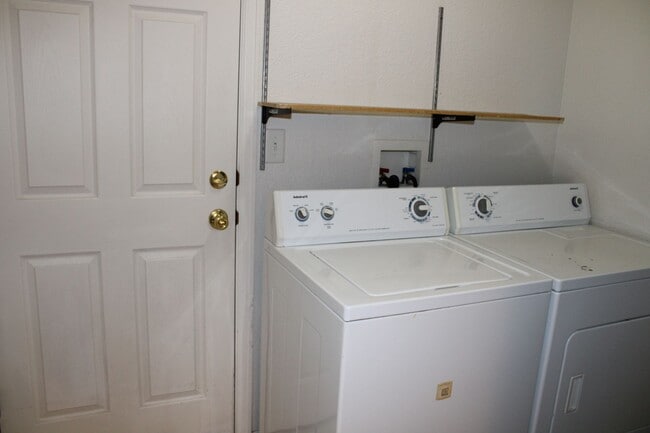 Building Photo - 3 Bedrooms, 2.5 Baths & a Layout Designed for Living