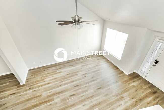 Building Photo - 915 Meadow Oak Dr