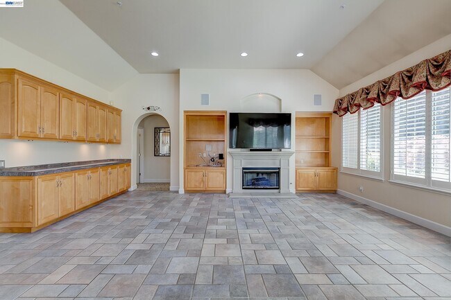 Building Photo - 2779 E Ruby Hill Dr