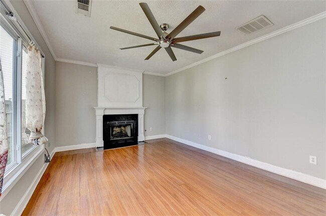 Building Photo - 702 Ashley Glen Ln
