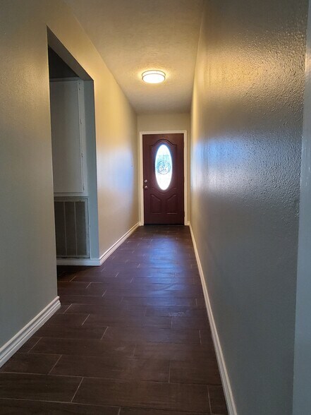 Building Photo - 7801 Barryknoll Ln