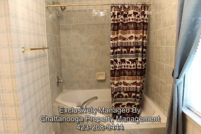 Building Photo - 271 Lee Dr