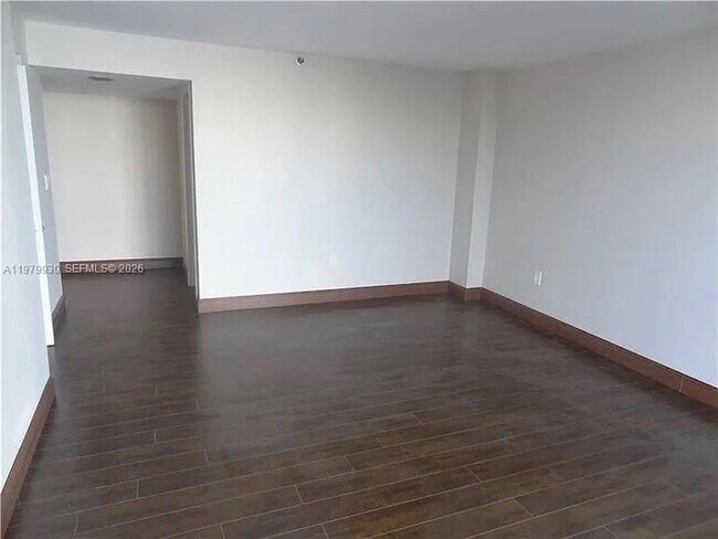 Building Photo - 17500 N Bay Rd