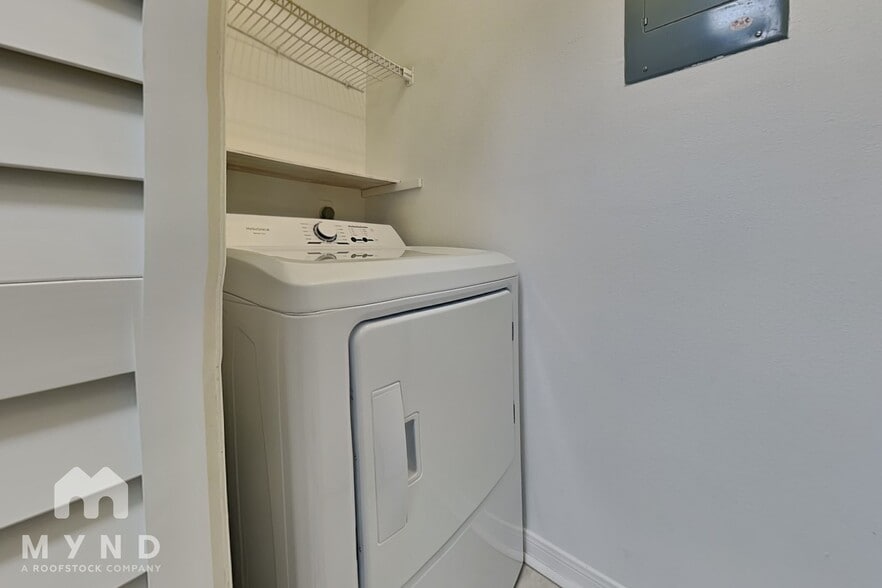 Building Photo - 6500 Harbor Town Dr