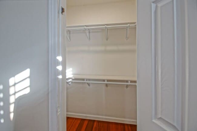 Building Photo - BEAUTIFULLY REMODELED, REDONDO HILLS HOME ...