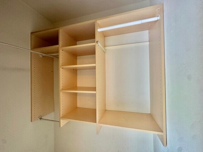 Building Photo - Beautifully Renovated Multi-Level Living C...