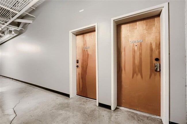 Building Photo - 5200 Peachtree Rd