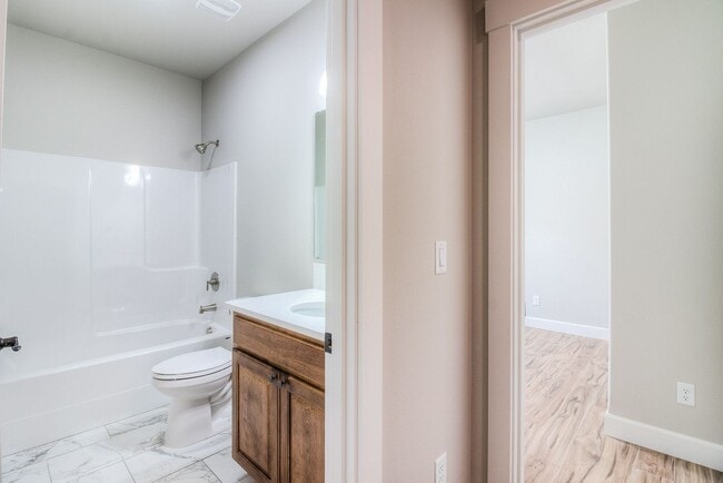 Building Photo - GorgeousBuilt Home in West Valley