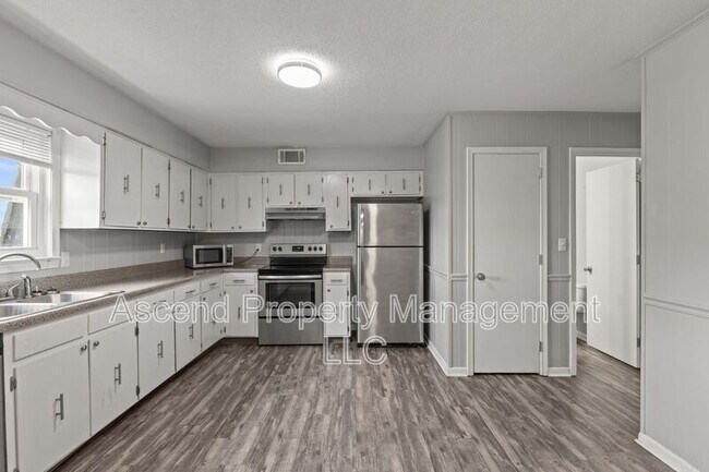 Building Photo - 1803 Bailey Ave