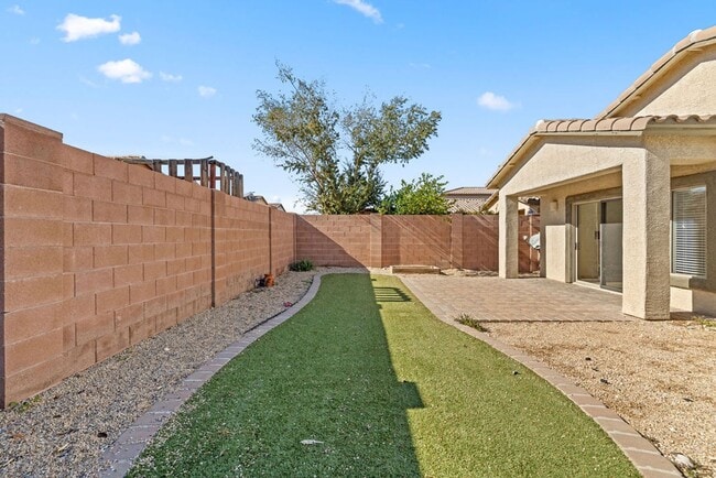 Building Photo - 3 Bedroom Home Located in Sycamore Park