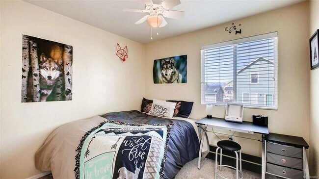 Building Photo - Charming Open Floor Plan Home