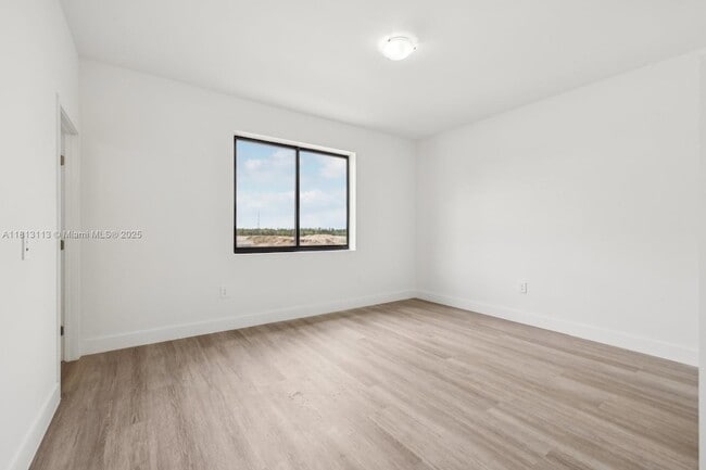 Building Photo - 1280 N Flagler Ave
